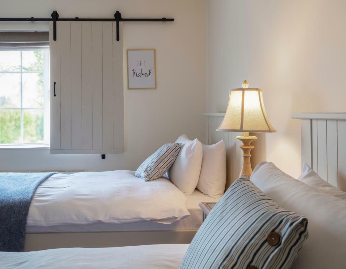 The Happy Pig 3* Kenmare